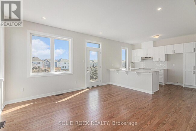 Photo - 208 Beebalm Cres