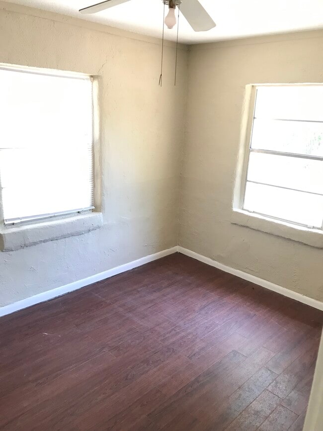 Photo - 448 S Redford Ln