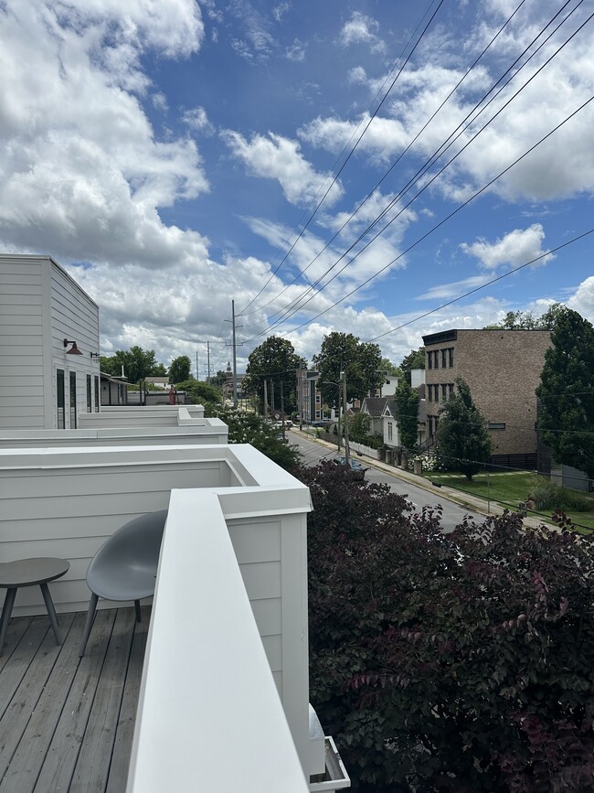 Building Photo - 1056 2nd Ave S Rental