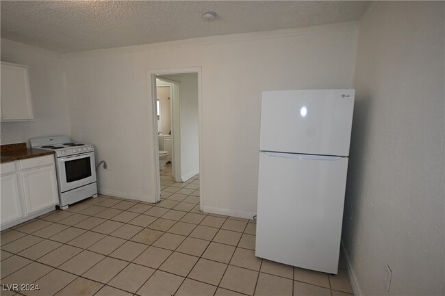 Photo - 1007 C St Apartment Unit 4