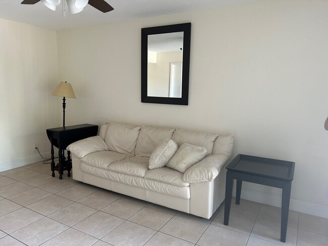 Photo - 480 NW 20th St Unit 203