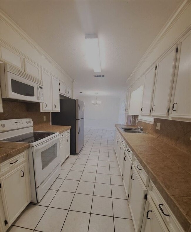 Photo - 208 Foxwood Cove