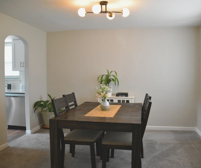 Photo - 732 Churchill Ave