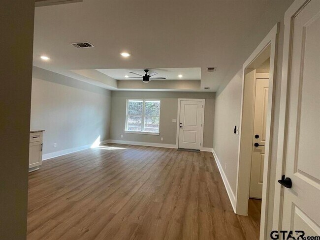 Photo - 518 Post Oak Dr