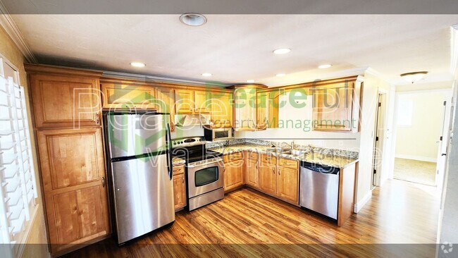 Building Photo - 122 N St Unit 1 Rental
