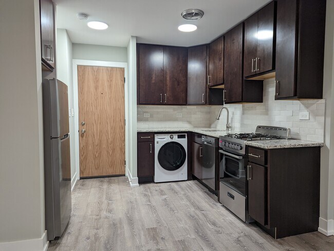 Photo - 511 W Barry Ave