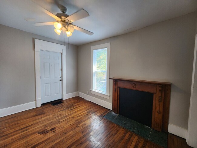 248 S 9th St Unit 6 (B2-104)