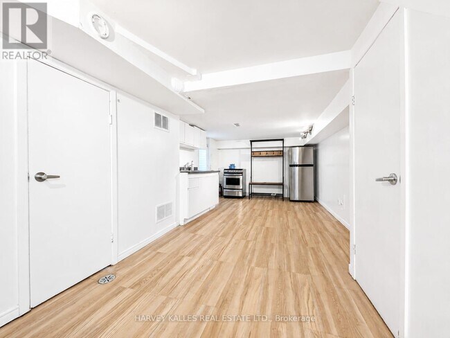 Photo - 327 Howland Ave