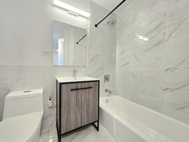 Photo - 1735 York Ave Unidad 24E