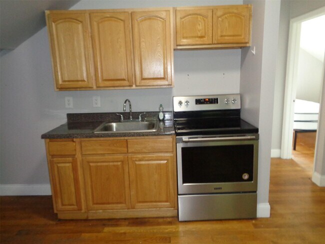 Photo - 16 Monticello St