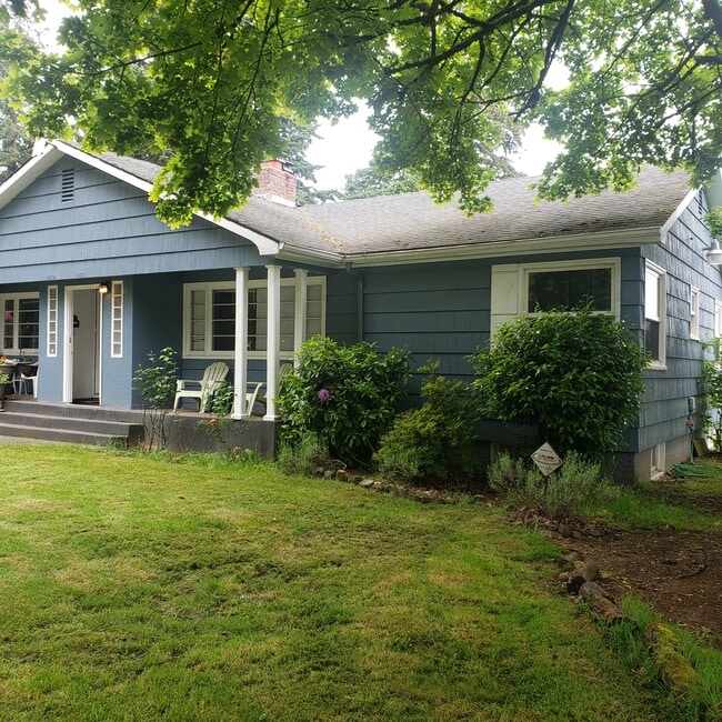 Building Photo - 9221 NE Skidmore St Rental