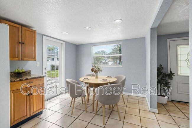 Photo - 305 E Hanna Ave