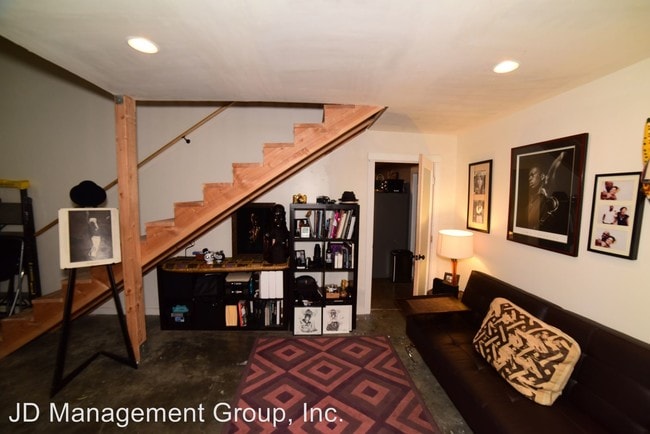 Photo - 1254 E 12th St