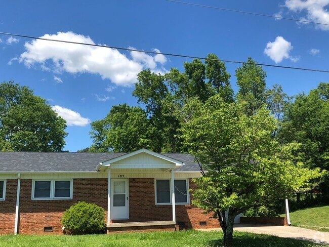 Building Photo - Ready to show! Rental