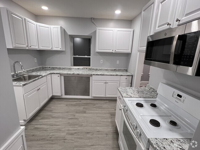 Building Photo - 938 Enfield St Unit 1st Floor Apartment