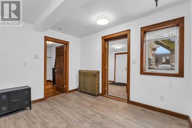 Photo - UNIT B - 18 FIRST AVENUE