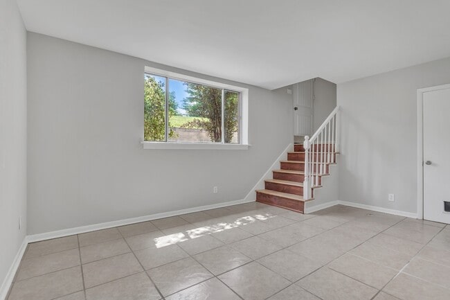 Photo - 622 Ermac Dr
