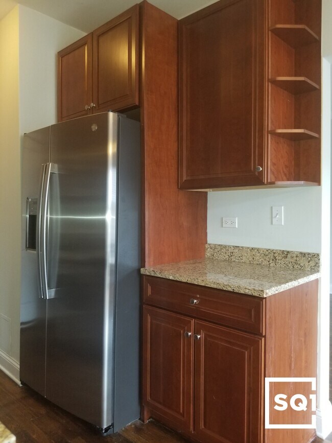 Photo - 825 W Addison St Unit 3