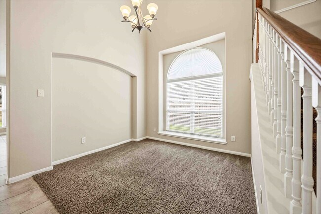 Photo - 950 Firthwood Ln
