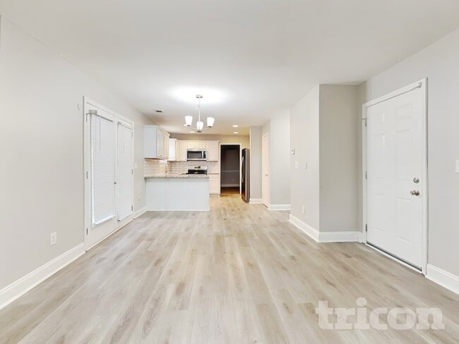 Photo - 3540 Stoney Creek Way