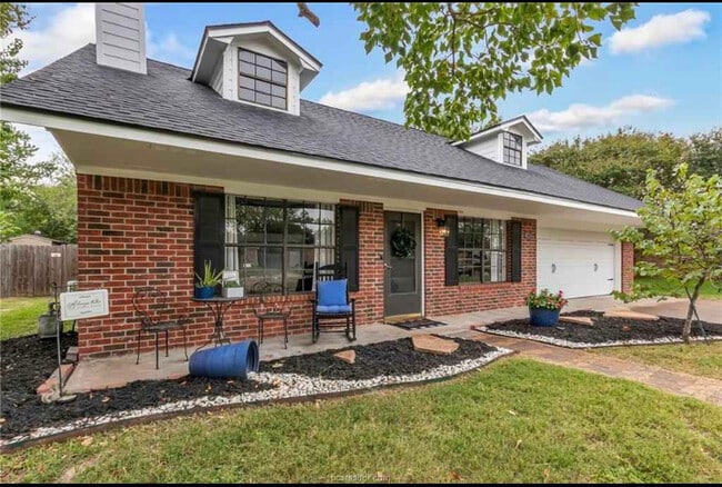 Photo - 4516 Kingsdale Drive