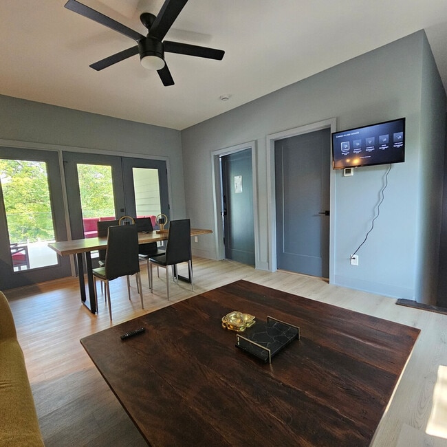 Photo - 494 Ethel St NW Unit SI ID1596446P
