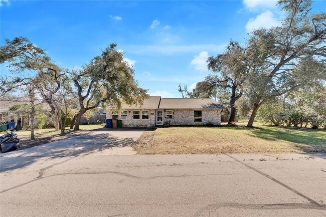 Photo - 8413 Slant Oak Dr