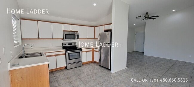 Photo - 8339 W Elm St