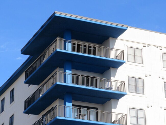 Photo - Harborside Club at 701