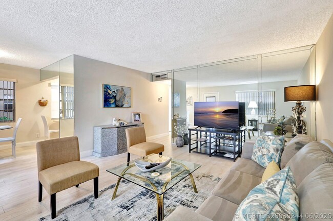 825 Normandy Trail Unit R