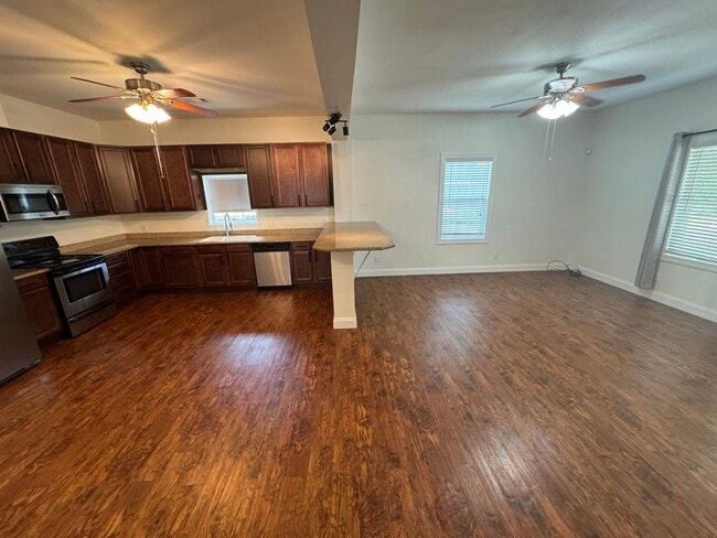 Photo - Pensacola - North Hill - 2 bed, 2 bath