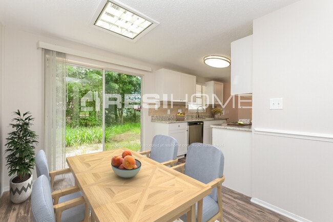 Photo - 1200 Jadewood Ave