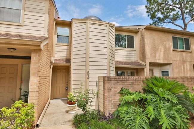 Photo - 2050 Augusta Dr Condo