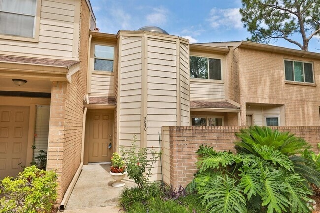 Building Photo - 2050 Augusta Dr Rental