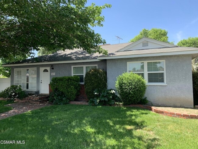 Photo - 7431 Cozycroft Ave