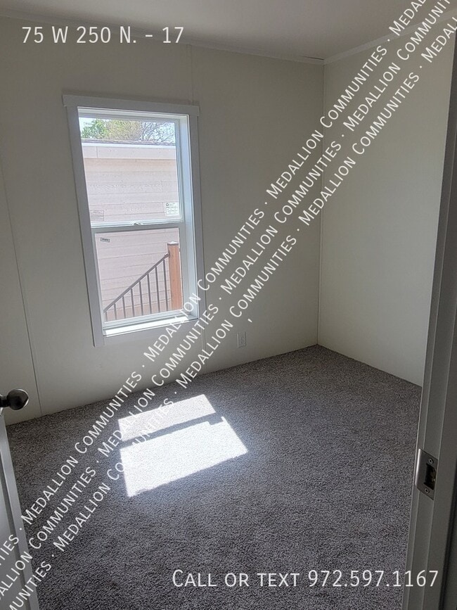 Photo - 75 W 250 N