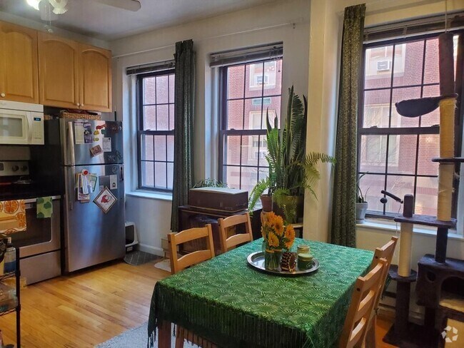 Building Photo - 16 Charter St Unit 1 Rental