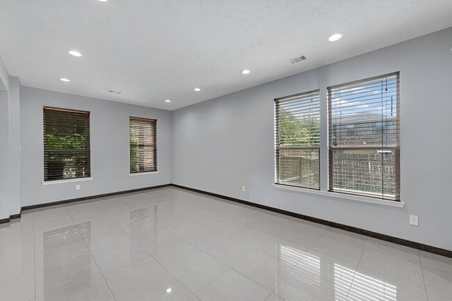 15203 Sienna Glen Ct