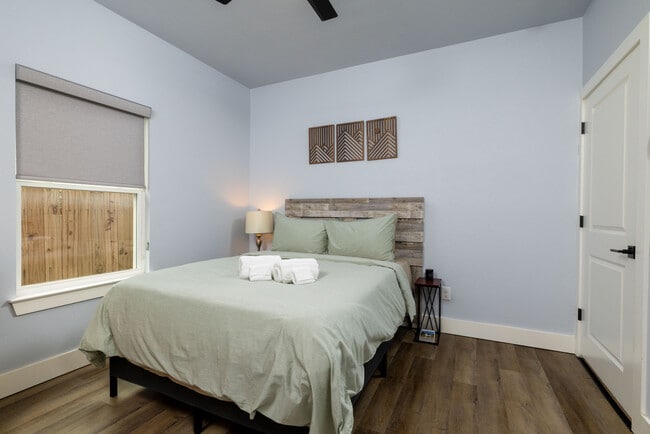 Photo - 916 E Terrell Ave