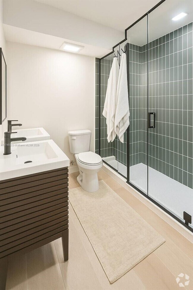 Building Photo - 10185 Collins Ave Unit 323 Rental