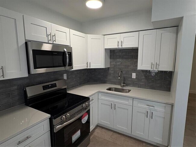 Photo - 4336 N Ocean Dr Unidad 2