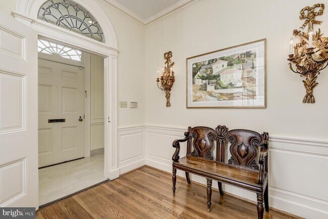 Photo - 2425 California St NW