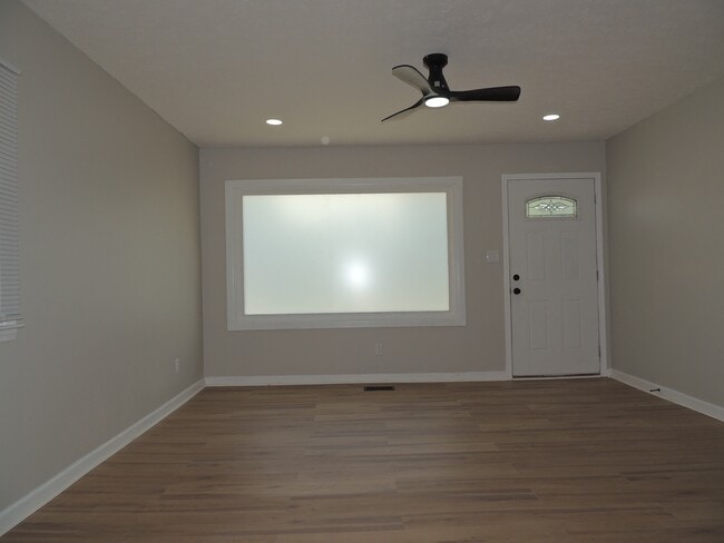 Photo - 5200 Mawood Ave
