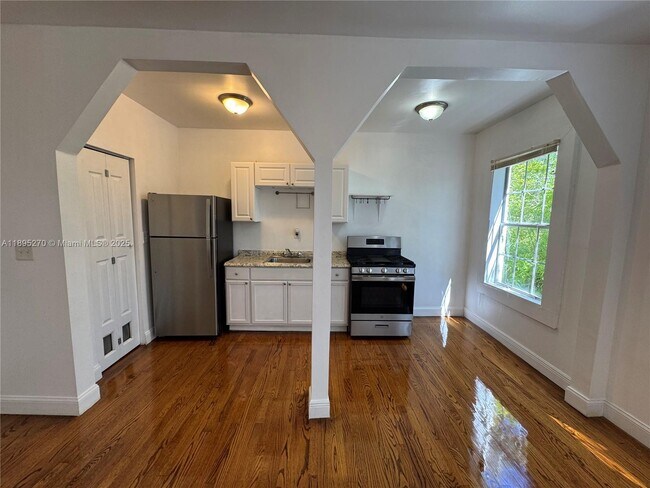 Photo - 177 NE 50th St Unit 34