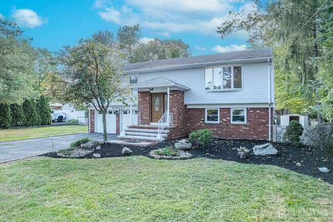 927 Wood Ave