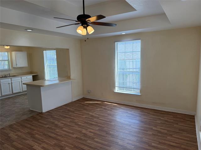 Photo - 1402 N Commerce St