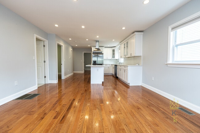 Photo - 1495 Hyde Park Ave Unidad 1