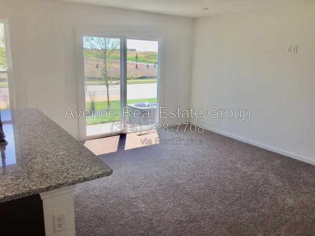 62 Mora Blvd