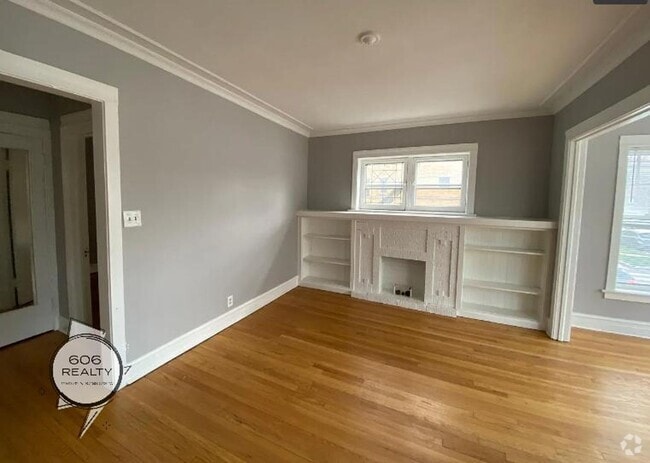 Building Photo - East Albany Park Apts for Rent! Unit 4503-2