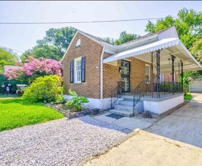 3567 Bowen Ave